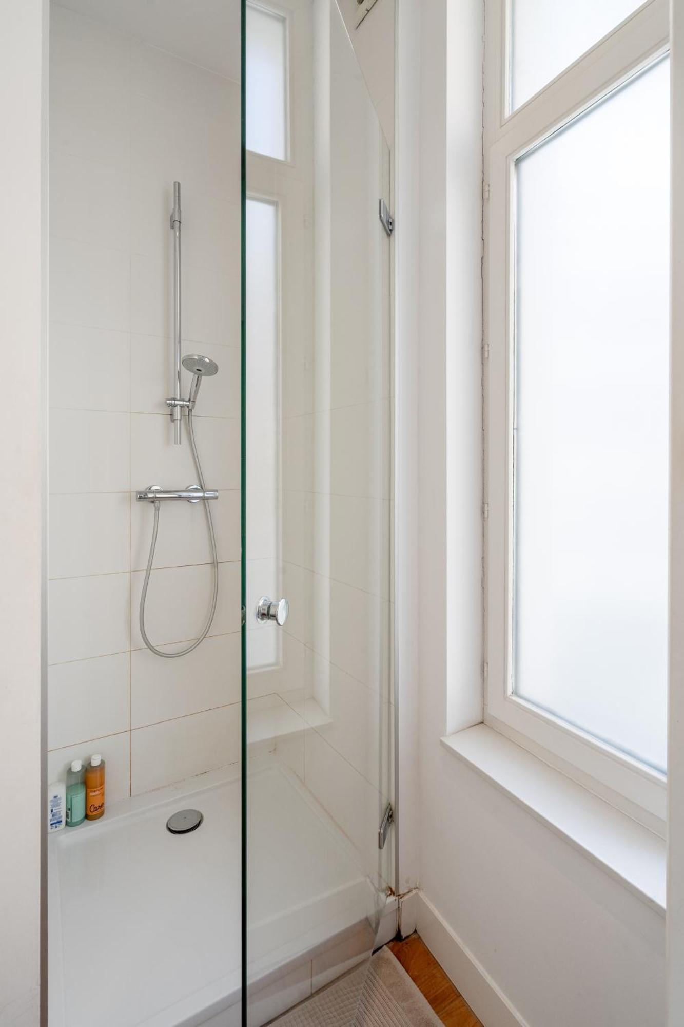 Light Modern Apartment In The Heart Of אנטוורפן מראה חיצוני תמונה