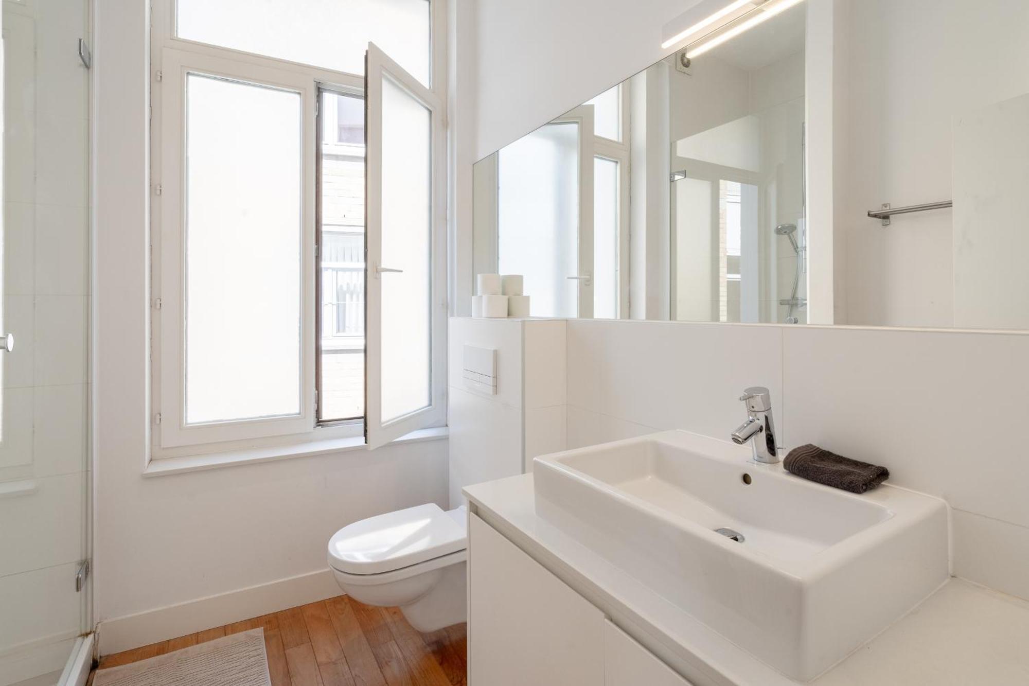 Light Modern Apartment In The Heart Of אנטוורפן מראה חיצוני תמונה